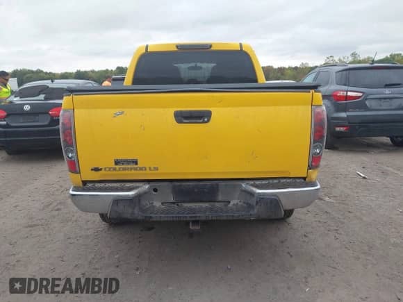 2005 Chevrolet Colorado 1SE LS Z71 z VIN 1GCDT136158272418, wystawiony jako IAAI lot #43382584 z przebiegiem 250 982 mil mil oraz . Historia ofert i sprzedaży dostępna na DreamBid. Obrazek 16.