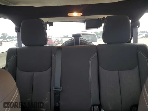 ✅ 2017 Jeep Wrangler Unlimited Rubicon • VIN: 1C4HJWFGXHL526668 • Lot: 69505105. Wystawiony na Copart z przebiegiem 73 230 mil. Bezpłatny archiwum sprzedaży aukcyjnych z USA i szczegółowy raport historii pojazdu na DreamBid. Zdjęcie 10.