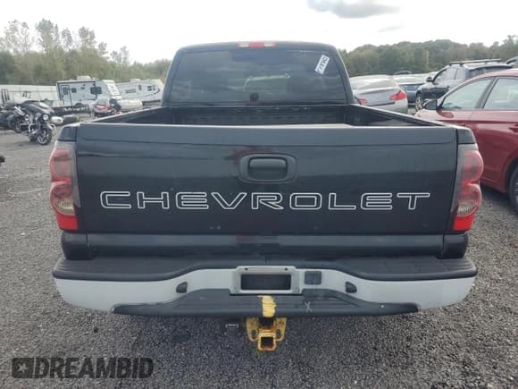 ✅ 2005 Chevrolet Silverado 1500 Z71 • VIN: 2GCEK19BX51287742 • Лот: 74418884. Опубликован ранее на Copart с пробегом 110 033 миль. Бесплатный доступ к архиву аукционных продаж из США и подробный отчёт об истории автомобиля на DreamBid. Изображение 6.