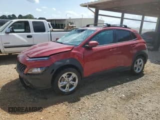 ✅ 2022 Hyundai Kona SEL • VIN: KM8K32AB4NU763615 • Лот: 70806784. Опубликован ранее на Copart с пробегом 45 346 миль. Бесплатный доступ к архиву аукционных продаж из США и подробный отчёт об истории автомобиля на DreamBid. Изображение 1.