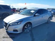 ✅ 2022 Nissan Altima SV • VIN: 1N4BL4DW2NN325898 • Lot: 43654651. Wystawiony na IAAI z przebiegiem 46 996 mil. Bezpłatny archiwum sprzedaży aukcyjnych z USA i szczegółowy raport historii pojazdu na DreamBid. Zdjęcie 2.