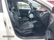 ✅ 2020 Jeep Compass Latitude • VIN: 3C4NJCBB8LT176871 • Lot: 43410483. Listed on IAAI with 32,784 mi. Free auction sales archive from the USA and detailed vehicle history report at DreamBid. Image 5.