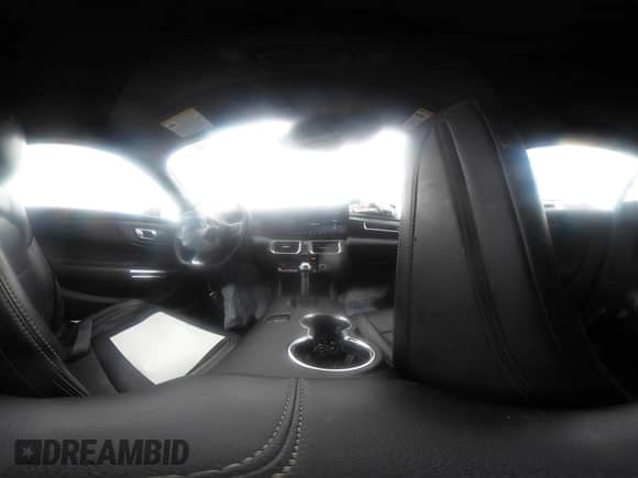 2025 Ford Mustang EcoBoost Premium z VIN 1FAGP8UH1S5110897, wystawiony jako IAAI lot #43585005 z przebiegiem 15 065 mil mil oraz . Historia ofert i sprzedaży dostępna na DreamBid. Obrazek 19.