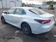 ✅ 2023 Toyota Camry Hybrid XLE • VIN: 4T1F31AK2PU053515 • Lot: 43695853. Wystawiony na IAAI z przebiegiem 16 894 mil. Bezpłatny archiwum sprzedaży aukcyjnych z USA i szczegółowy raport historii pojazdu na DreamBid. Zdjęcie 3.