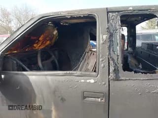 ✅ 2003 Chevrolet S-10 LS • VIN: 1GCCT19X938235688 • Лот: 41822813. Опубликован ранее на IAAI с пробегом Не указан. Бесплатный доступ к архиву аукционных продаж из США и подробный отчёт об истории автомобиля на DreamBid. Изображение 6.