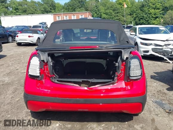 ✅ 2025 MINI Convertible Cooper S • VIN: WMW23GX03S2X38412 • Лот: 42857107. Опубликован ранее на IAAI с пробегом 18 миль. Бесплатный доступ к архиву аукционных продаж из США и подробный отчёт об истории автомобиля на DreamBid. Изображение 17.