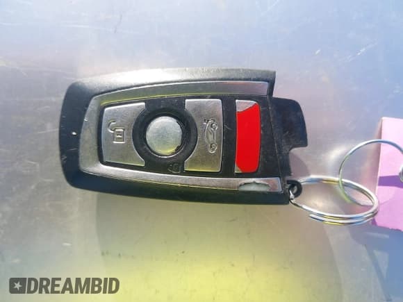 ✅ 2013 BMW 6 Series 640i • VIN: WBALW7C58DDX58532 • Lot: 43613070. Wystawiony na IAAI z przebiegiem 65 027 mil. Bezpłatny archiwum sprzedaży aukcyjnych z USA i szczegółowy raport historii pojazdu na DreamBid. Zdjęcie 11.