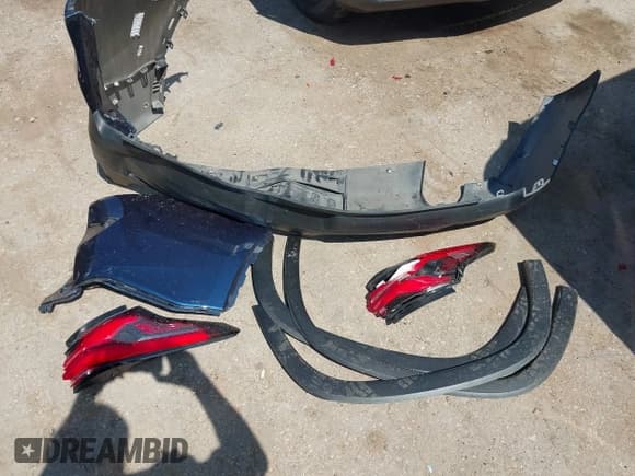 ✅ 2023 Chevrolet Traverse LS • VIN: 1GNERFKW3PJ171353 • Lot: 43230525. Wystawiony na IAAI z przebiegiem 47 401 mil. Bezpłatny archiwum sprzedaży aukcyjnych z USA i szczegółowy raport historii pojazdu na DreamBid. Zdjęcie 12.