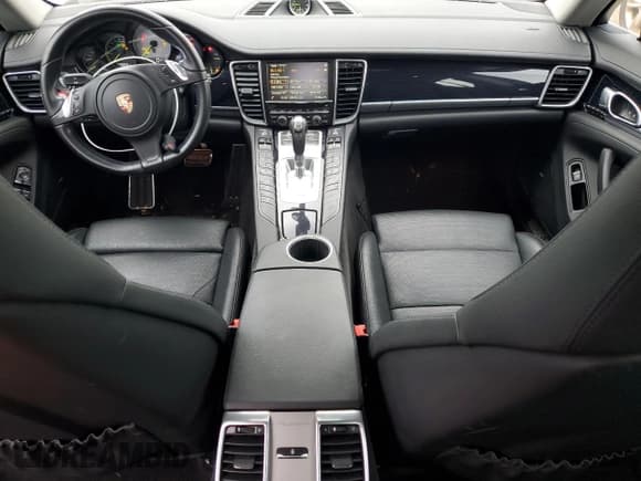 ✅ 2015 Porsche Panamera S E-Hybrid • VIN: WP0AD2A74FL040203 • Lot: 82415105. Listed on Copart with 40,208 mi. Free auction sales archive from the USA and detailed vehicle history report at DreamBid. Image 8.