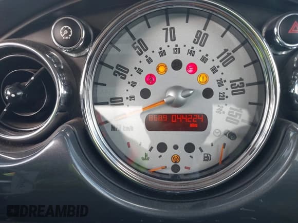 ✅ 2005 MINI Hardtop S • VIN: WMWRE33415TD95403 • Lot: 43348950. Listed on IAAI with 44,224 mi. Free auction sales archive from the USA and detailed vehicle history report at DreamBid. Image 7.