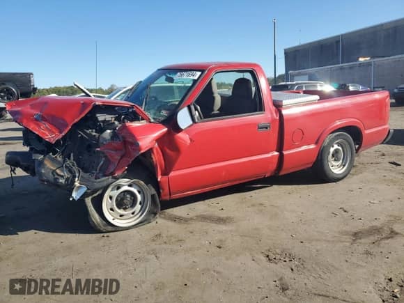 2003 Chevrolet S-10 LS с VIN 1GCCS14H538187979, выставлен на аукционе Copart как лот 75671694 с пробегом Не указан миль и Списание • Salvage title. История ставок и продаж доступна на DreamBid. Изображение 1.