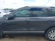 ✅ 2012 Volkswagen Touareg Lux • VIN: WVGEF9BP5CD010017 • Lot: 42374163. Listed on IAAI with 183,950 mi. Free auction sales archive from the USA and detailed vehicle history report at DreamBid. Image 14.