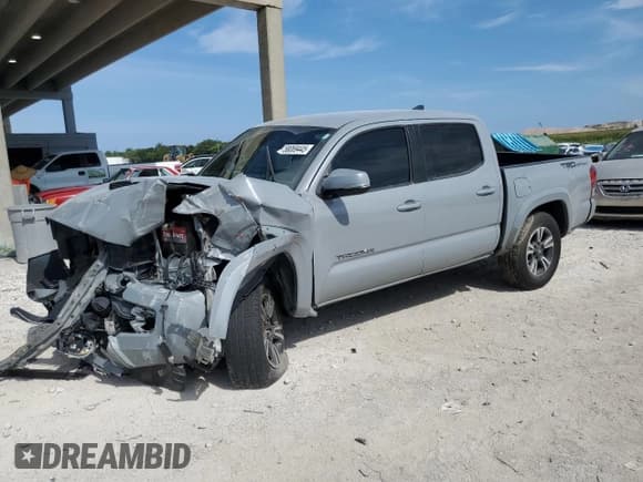 ✅ 2019 Toyota Tacoma SR5 • VIN: 3TMAZ5CN4KM108412 • Lot: 58069445. Listed on Copart with 80,858 mi. Free auction sales archive from the USA and detailed vehicle history report at DreamBid. Image 1.