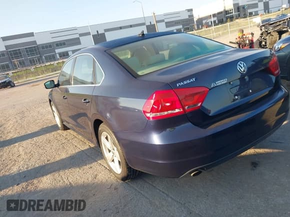 ✅ 2015 Volkswagen Passat S • VIN: 1VWAS7A37FC098089 • Lot: 43340327. Listed on IAAI with 146,107 mi. Free auction sales archive from the USA and detailed vehicle history report at DreamBid. Image 3.