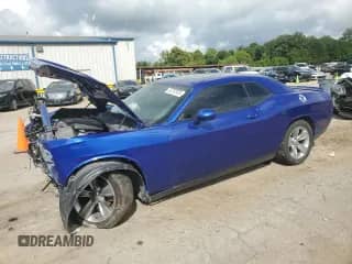2020 Dodge Challenger SXT z VIN 2C3CDZAG6LH199156, wystawiony jako Copart lot #64787035 z przebiegiem 88 936 mil mil oraz Szkoda całkowita • Salvage title. Historia ofert i sprzedaży dostępna na DreamBid. Obrazek 1.