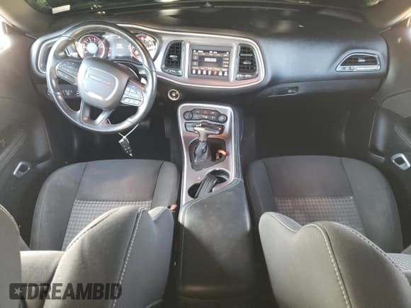 ✅ 2022 Dodge Challenger GT • VIN: 2C3CDZJG0NH174711 • Lot: 71786045. Wystawiony na Copart z przebiegiem 58 750 mil. Bezpłatny archiwum sprzedaży aukcyjnych z USA i szczegółowy raport historii pojazdu na DreamBid. Zdjęcie 8.