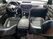 ✅ 2022 Volkswagen Atlas SEL R-Line • VIN: 1V2SE2CA8NC205368 • Lot: 71683715. Wystawiony na Copart z przebiegiem 42 368 mil. Bezpłatny archiwum sprzedaży aukcyjnych z USA i szczegółowy raport historii pojazdu na DreamBid. Zdjęcie 8.