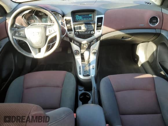 2012 Chevrolet Cruze 1LT z VIN 1G1PF5SC3C7344721, wystawiony jako Copart lot #84223155 z przebiegiem 121 677 mil mil oraz Szkoda całkowita • Salvage title. Historia ofert i sprzedaży dostępna na DreamBid. Obrazek 8.