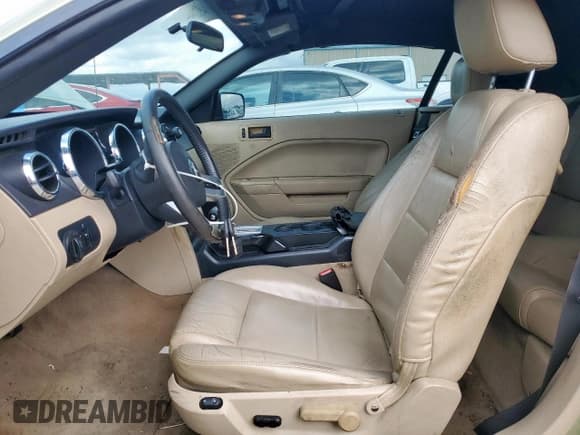 ✅ 2005 Ford Mustang Deluxe • VIN: 1ZVFT84N355203073 • Lot: 85392945. Listed on Copart with 189,860 mi. Free auction sales archive from the USA and detailed vehicle history report at DreamBid. Image 7.