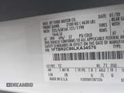 ✅ 2020 Ford Transit Cargo • VIN: 1FTBR2C86LKA34576 • Lot: 40383985. Wystawiony na IAAI z przebiegiem 54 377 mil. Bezpłatny archiwum sprzedaży aukcyjnych z USA i szczegółowy raport historii pojazdu na DreamBid. Zdjęcie 9.