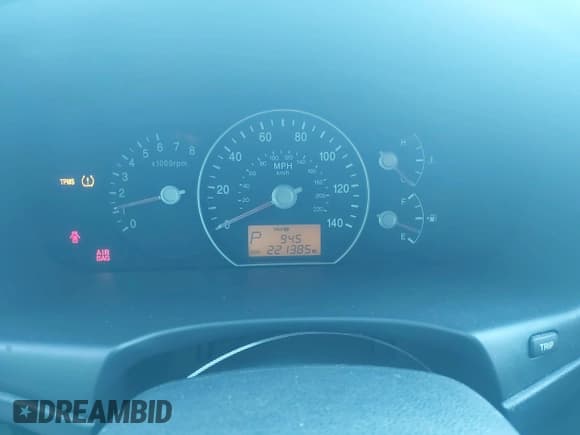 ✅ 2009 Kia Rondo LX • VIN: KNAFG528897261500 • Lot: 43739623. Wystawiony na IAAI z przebiegiem 221 385 mil. Bezpłatny archiwum sprzedaży aukcyjnych z USA i szczegółowy raport historii pojazdu na DreamBid. Zdjęcie 7.