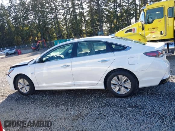 ✅ 2019 Hyundai Sonata SE • VIN: KMHE24L30KA091826 • Lot: 43276520. Wystawiony na IAAI z przebiegiem 72 854 mil. Bezpłatny archiwum sprzedaży aukcyjnych z USA i szczegółowy raport historii pojazdu na DreamBid. Zdjęcie 14.
