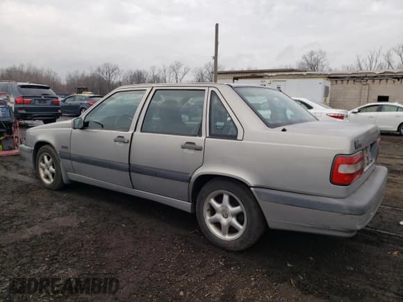✅ 1995 Volvo 850 • VIN: YV1LS551XS1185316 • Lot: 51708735. Wystawiony na Copart z przebiegiem 52 024 mil. Bezpłatny archiwum sprzedaży aukcyjnych z USA i szczegółowy raport historii pojazdu na DreamBid. Zdjęcie 2.