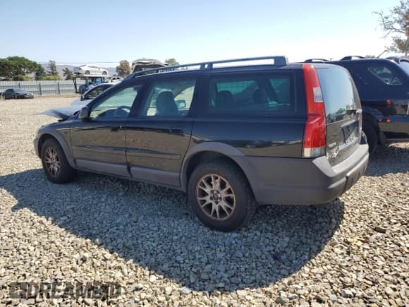 ✅ 2004 Volvo V70 XC Cross Country • VIN: YV1SZ59H541168683 • Lot: 81886095. Listed on Copart with 264,996 mi. Free auction sales archive from the USA and detailed vehicle history report at DreamBid. Image 2.
