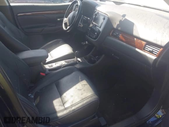 ✅ 2015 Mitsubishi Outlander GT • VIN: JA4JZ4AX0FZ005114 • Lot: 42058228. Listed on IAAI with 146,649 mi. Free auction sales archive from the USA and detailed vehicle history report at DreamBid. Image 5.