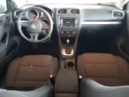 ✅ 2012 Volkswagen Golf • VIN: WVWDB7AJ8CW015861 • Lot: 72036725. Wystawiony na Copart z przebiegiem 100 597 mil. Bezpłatny archiwum sprzedaży aukcyjnych z USA i szczegółowy raport historii pojazdu na DreamBid. Zdjęcie 8.