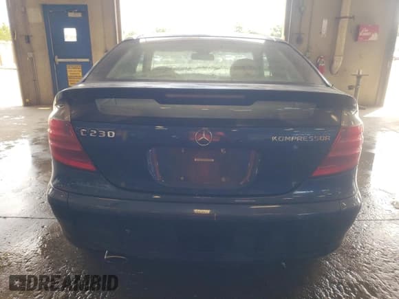 ✅ 2002 Mercedes-Benz C 230/260/280/320 • VIN: WDBRN47J62A223461 • Lot: 61325495. Listed on Copart with 92,348 mi. Free auction sales archive from the USA and detailed vehicle history report at DreamBid. Image 6.