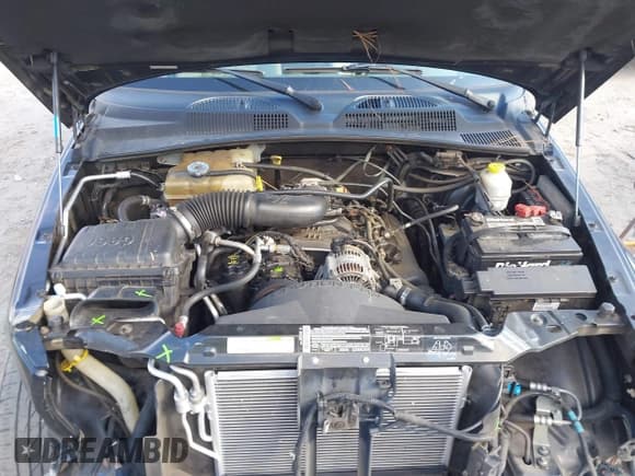 ✅ 2005 Jeep Liberty Limited • VIN: 1J4GK58K45W542731 • Lot: 41033320. Listed on IAAI with 151,724 mi. Free auction sales archive from the USA and detailed vehicle history report at DreamBid. Image 10.