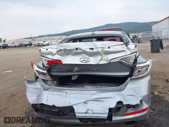 2016 Hyundai Sonata SE с VIN 5NPE24AF6GH393171, выставлен на аукционе IAAI как лот 43065301 с пробегом 134 684 миль миль и . История ставок и продаж доступна на DreamBid. Изображение 16.