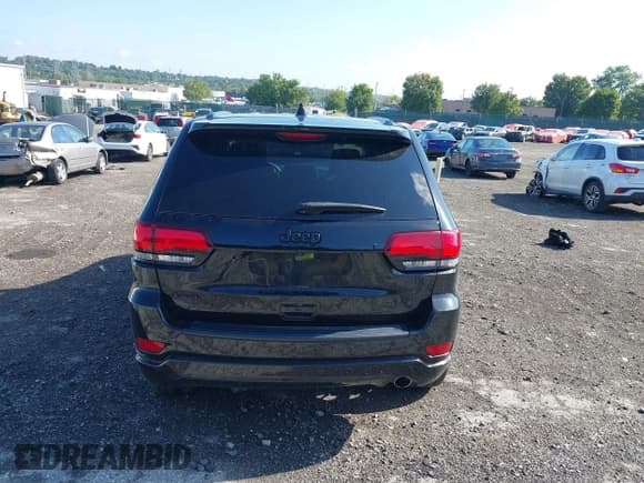 ✅ 2019 Jeep Grand Cherokee Upland • VIN: 1C4RJFAG7KC837588 • Lot: 43133931. Listed on IAAI with 54,388 mi. Free auction sales archive from the USA and detailed vehicle history report at DreamBid. Image 16.