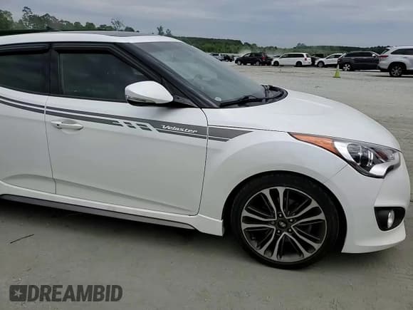 ✅ 2016 Hyundai Veloster Turbo • VIN: KMHTC6AE8GU302474 • Lot: 57508245. Wystawiony na Copart z przebiegiem 71 450 mil. Bezpłatny archiwum sprzedaży aukcyjnych z USA i szczegółowy raport historii pojazdu na DreamBid. Zdjęcie 13.