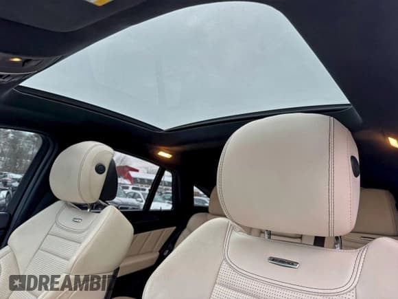 ✅ 2018 Mercedes-Benz GLE 63 S AMG • VIN: 4JGED7FB9JA099811 • Lot: 96269655. Wystawiony na Copart z przebiegiem 84 852 mil. Bezpłatny archiwum sprzedaży aukcyjnych z USA i szczegółowy raport historii pojazdu na DreamBid. Zdjęcie 13.