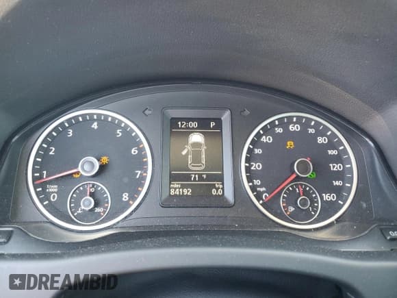 ✅ 2012 Volkswagen Tiguan LE • VIN: WVGAV7AXXCW544268 • Лот: 58389625. Опубликован ранее на Copart с пробегом 84 192 миль. Бесплатный доступ к архиву аукционных продаж из США и подробный отчёт об истории автомобиля на DreamBid. Изображение 9.