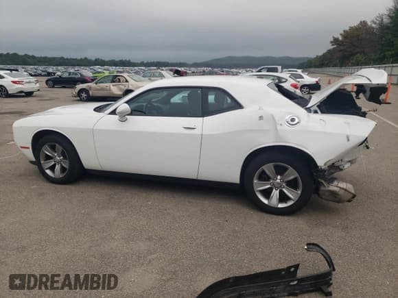 ✅ 2021 Dodge Challenger SXT • VIN: 2C3CDZAG2MH542692 • Lot: 63727155. Wystawiony na Copart z przebiegiem 61 153 mil. Bezpłatny archiwum sprzedaży aukcyjnych z USA i szczegółowy raport historii pojazdu na DreamBid. Zdjęcie 2.