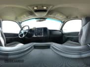 ✅ 2006 Chevrolet Silverado 2500HD LT2 • VIN: 1GCHK29UX6E262621 • Lot: 42322189. Wystawiony na IAAI z przebiegiem 233 221 mil. Bezpłatny archiwum sprzedaży aukcyjnych z USA i szczegółowy raport historii pojazdu na DreamBid. Zdjęcie 18.