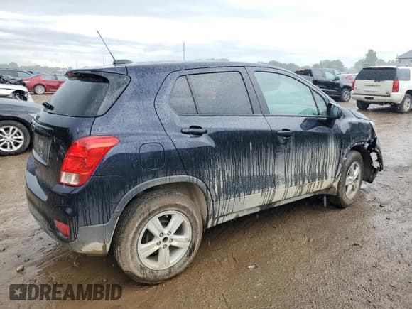 ✅ 2021 Chevrolet Trax LS • VIN: KL7CJKSB5MB327960 • Lot: 61214815. Listed on Copart with 82,021 mi. Free auction sales archive from the USA and detailed vehicle history report at DreamBid. Image 3.
