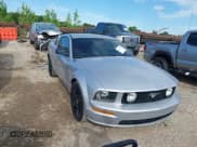 ✅ 2005 Ford Mustang GT Deluxe • VIN: 1ZVFT82H555245659 • Lot: 42318112. Listed on IAAI with 162,749 mi. Free auction sales archive from the USA and detailed vehicle history report at DreamBid. Image 1.