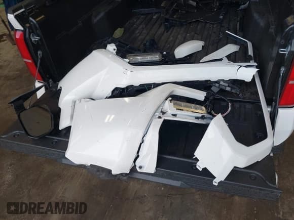 ✅ 2025 Toyota Tacoma SR • VIN: 3TMLB5JN2SM090394 • Лот: 41916312. Опубликован ранее на IAAI с пробегом 840 миль. Бесплатный доступ к архиву аукционных продаж из США и подробный отчёт об истории автомобиля на DreamBid. Изображение 12.