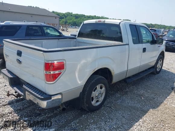 ✅ 2009 Ford F-150 STX • VIN: 1FTRX12829FA89933 • Lot: 42611593. Listed on IAAI with 170,051 mi. Free auction sales archive from the USA and detailed vehicle history report at DreamBid. Image 4.