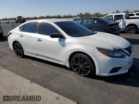 ✅ 2017 Nissan Altima SV • VIN: 1N4AL3AP0HC286960 • Лот: 91043655. Опубликован ранее на Copart с пробегом 153 544 миль. Бесплатный доступ к архиву аукционных продаж из США и подробный отчёт об истории автомобиля на DreamBid. Изображение 4.