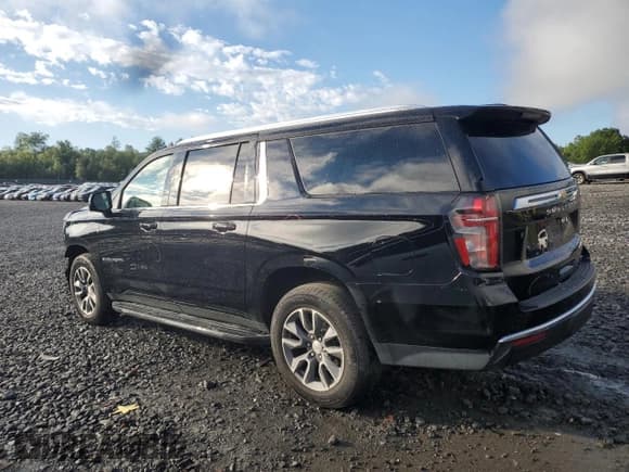 ✅ 2024 Chevrolet Suburban LT • VIN: 1GNSKCKD1RR230702 • Лот: 70027265. Опубликован ранее на Copart с пробегом 25 579 миль. Бесплатный доступ к архиву аукционных продаж из США и подробный отчёт об истории автомобиля на DreamBid. Изображение 2.