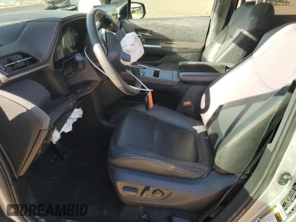 ✅ 2021 Toyota Sienna XSE • VIN: 5TDXSKFC4MS002164 • Lot: 82180155. Listed on Copart with 99,592 mi. Free auction sales archive from the USA and detailed vehicle history report at DreamBid. Image 7.