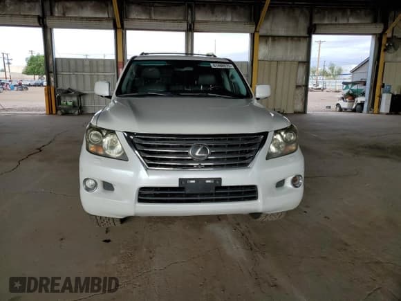 ✅ 2010 Lexus LX 570 • VIN: JTJHY7AX5A4053395 • Lot: 81468075. Wystawiony na Copart z przebiegiem 308 436 mil. Bezpłatny archiwum sprzedaży aukcyjnych z USA i szczegółowy raport historii pojazdu na DreamBid. Zdjęcie 5.