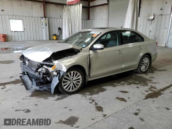 ✅ 2012 Volkswagen Jetta SEL • VIN: 3VWLP7AJ9CM301390 • Лот: 84779275. Опубликован ранее на Copart с пробегом Не указан. Бесплатный доступ к архиву аукционных продаж из США и подробный отчёт об истории автомобиля на DreamBid. Изображение 1.