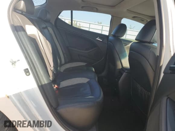 ✅ 2011 Kia Optima SX • VIN: KNAGR4A69B5166583 • Lot: 81803745. Listed on Copart with 176,619 mi. Free auction sales archive from the USA and detailed vehicle history report at DreamBid. Image 10.