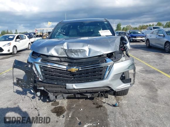 ✅ 2023 Chevrolet Traverse LS • VIN: 1GNERFKW9PJ103686 • Lot: 43548029. Wystawiony na IAAI z przebiegiem 16 853 mil. Bezpłatny archiwum sprzedaży aukcyjnych z USA i szczegółowy raport historii pojazdu na DreamBid. Zdjęcie 6.